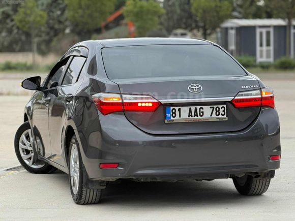COROLLA 1.6 ADVANCE EN DOLUSU