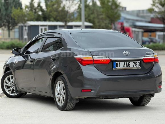 COROLLA 1.6 ADVANCE EN DOLUSU