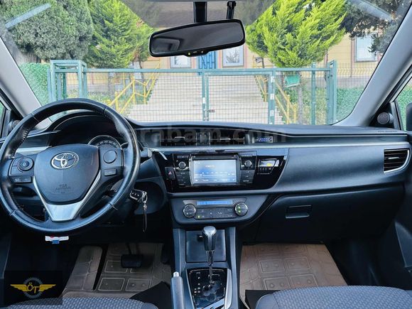 İLK SAHİBİNDEN SERVİS BAKIMLI COROLLA 1.6