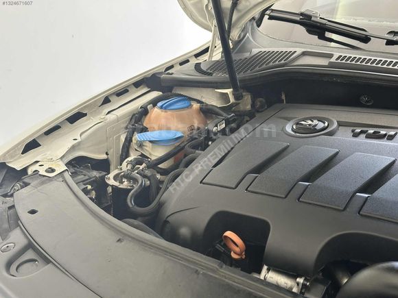 2014 SUPERB ELEGANCE DEĞİŞENSİZ 1.6TDI DSG SUNROOF