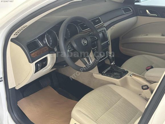 2014 SUPERB ELEGANCE DEĞİŞENSİZ 1.6TDI DSG SUNROOF