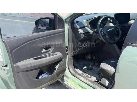 2025 MODEL DACİA SANDERO STEPWAY BOYASIZ OTOMATİK 20.ooo KM'DE