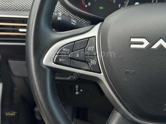 VİTRİN'DEN HATASIZ BOYASIZ 2025 1.0 TCE EXPRESSİON 22.000 KM DE