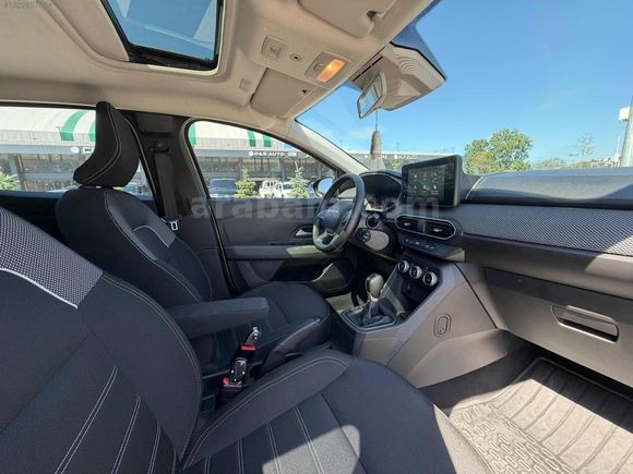AUTO İFÖ'DEN 2024 SANDERO OTOMATİK SANROFLU HATASIZ