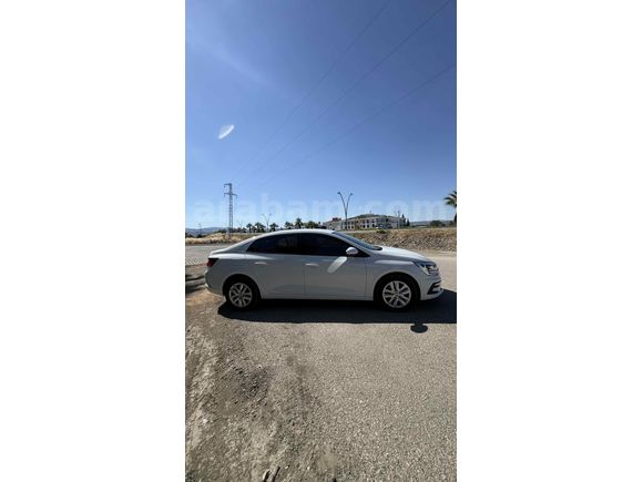 Sahibinden Renault Megane 1.3 TCe Touch 2025 Model 