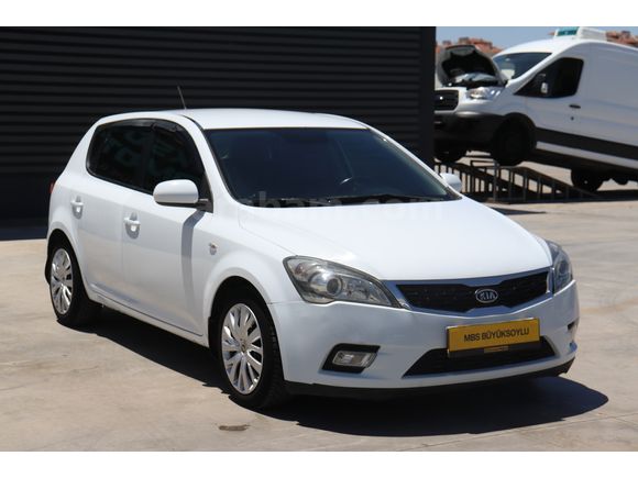 MBS BÜYÜKSOYLUDAN 2011 MODEL KIA CEED 1.6 CRDI CONCEPT