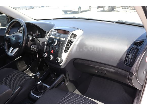 MBS BÜYÜKSOYLUDAN 2011 MODEL KIA CEED 1.6 CRDI CONCEPT
