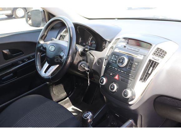 MBS BÜYÜKSOYLUDAN 2011 MODEL KIA CEED 1.6 CRDI CONCEPT