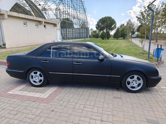 Mercedes - Benz E 200 Kompressor Avantgarde  AMG Paket