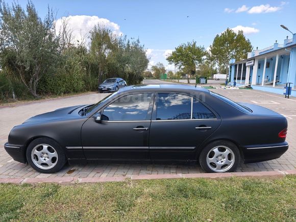 Mercedes - Benz E 200 Kompressor Avantgarde  AMG Paket