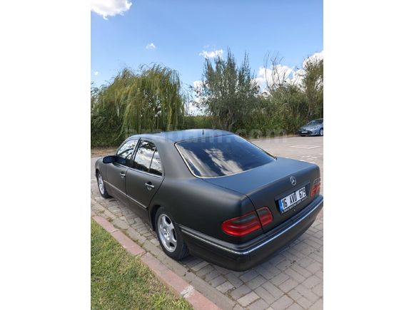 Mercedes - Benz E 200 Kompressor Avantgarde  AMG Paket