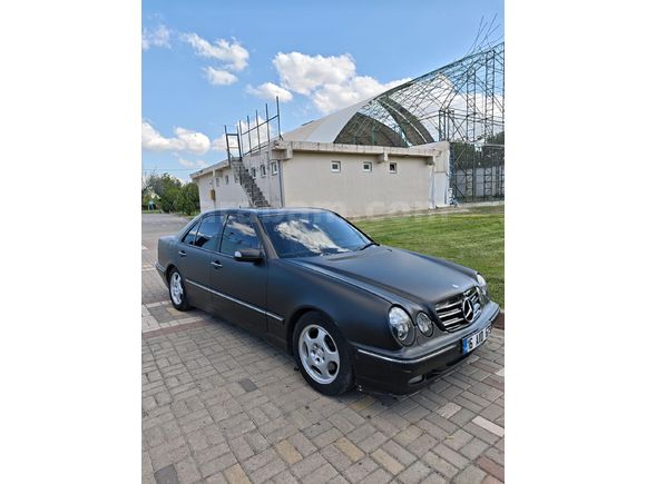 Mercedes - Benz E 200 Kompressor Avantgarde  AMG Paket