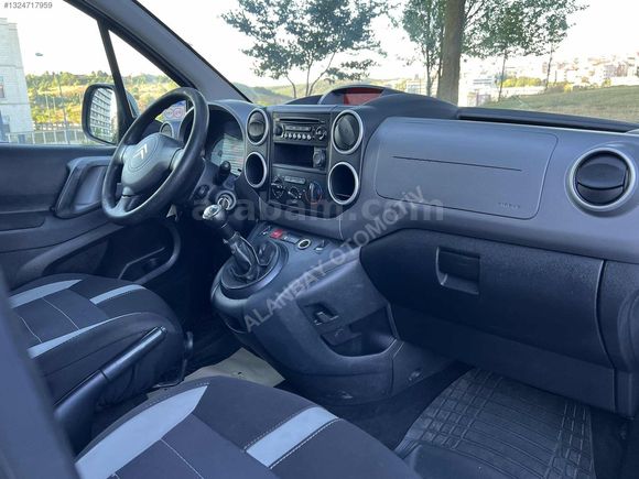 ALANBAY DAN 2017 MODEL 1.6 DİZEL İLK SAHİBİNDEN 105 BİNDE