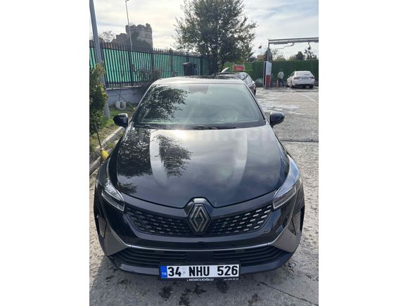 Sahibinden Renault Clio 1.0 TCe Techno Esprit Alpine 2024 Model Şırnak 40.000 km Siyah