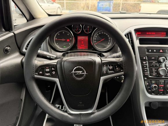 2014 3 PARÇA BOYALI DEĞİŞENSİZ 1.3 CDTI EDİTİON TAKAS OLUR..