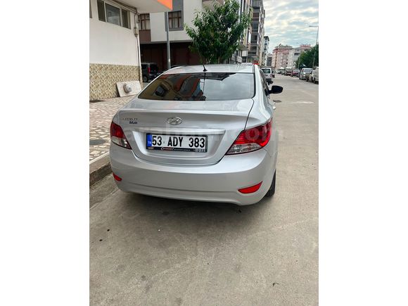 Sahibinden Hyundai Accent Blue 1.4 CVVT Mode Plus 2013 Model 