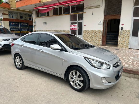 Sahibinden Hyundai Accent Blue 1.4 CVVT Mode Plus 2013 Model 