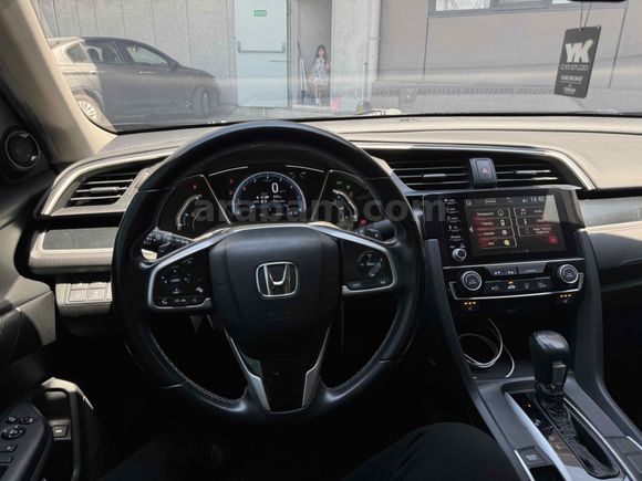 Sahibinden Honda Civic 1.5 i-VTEC Executive Hatasız-Boyasız- Full Servis Yetkili Bakımlı Plus 2020 Model 