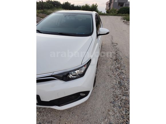 TOYOTA AURIS CAM TAVAN  HYBRID E-CVT ACTIVE SKYPACK