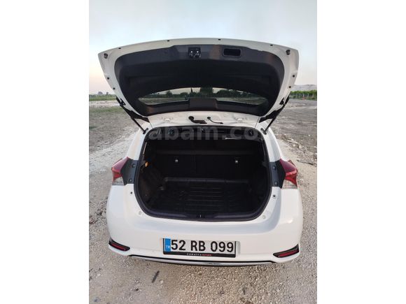TOYOTA AURIS CAM TAVAN  HYBRID E-CVT ACTIVE SKYPACK