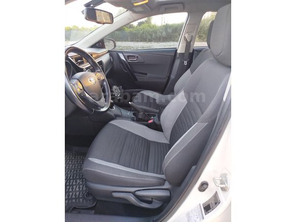 TOYOTA AURIS CAM TAVAN  HYBRID E-CVT ACTIVE SKYPACK