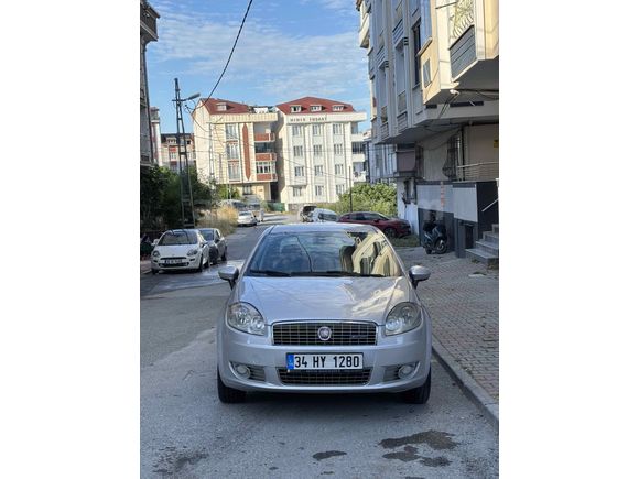 Temiz aile arabası