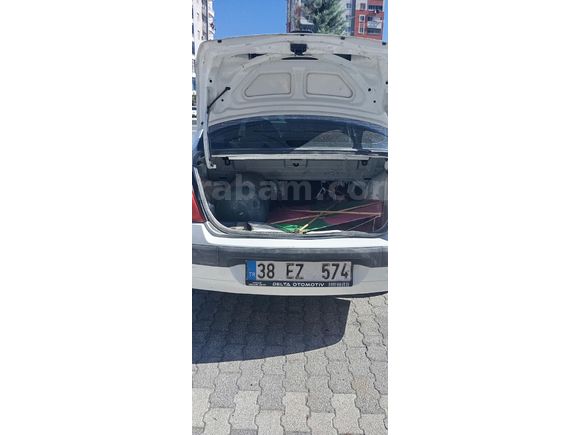 Sahibinden Renault Clio 1.4 Authentique 2003 Model