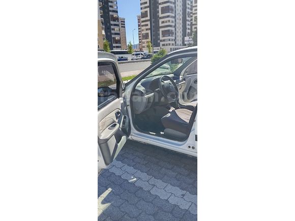 Sahibinden Renault Clio 1.4 Authentique 2003 Model