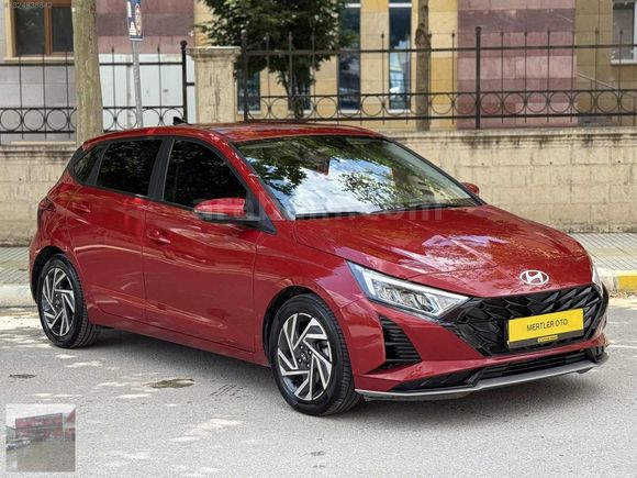 MERTLER OTO'DAN / 2025 MODEL 9 BİN KM'DE İ20 STYLE NAVİGASYON