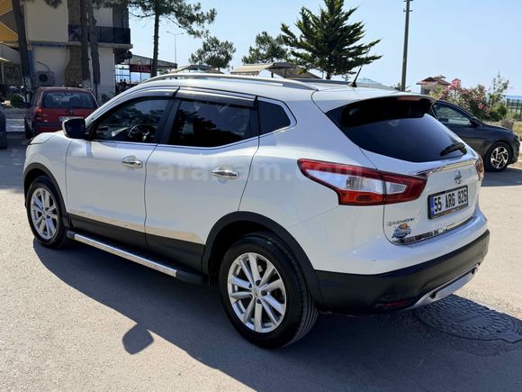 Sahibinden Nissan Qashqai 1.6 dCi Sky Pack 2015 Model 