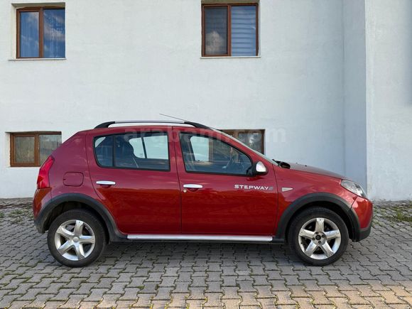 Sahibinden Dacia Sandero 1.5 dCi Stepway 2012 Model  150.000 km Kırmızı