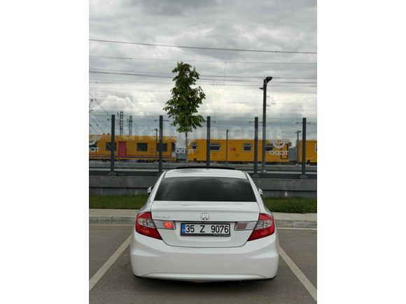 Sahibinden Honda Civic 1.6i VTEC Eco Elegance 2015 Model 
