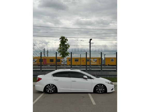 Sahibinden Honda Civic 1.6i VTEC Eco Elegance 2015 Model 