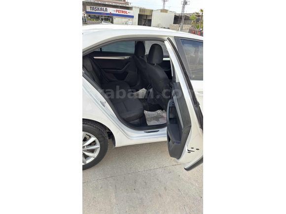 2015 MODEL 1.6 TDİ STYLE PAKET