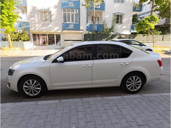 2015 MODEL 1.6 TDİ STYLE PAKET
