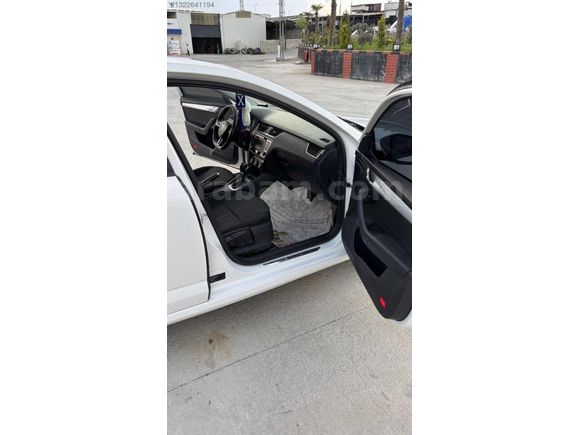 2015 MODEL 1.6 TDİ STYLE PAKET