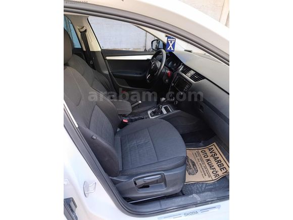 2015 MODEL 1.6 TDİ STYLE PAKET