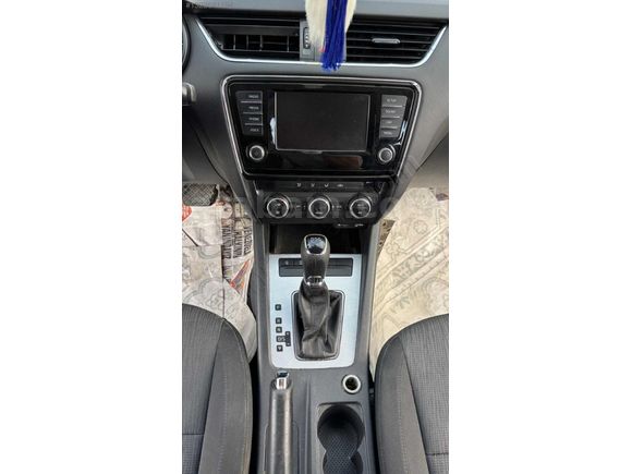 2015 MODEL 1.6 TDİ STYLE PAKET