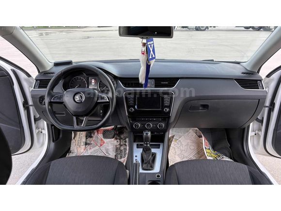 2015 MODEL 1.6 TDİ STYLE PAKET