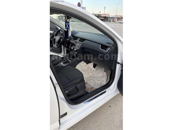2015 MODEL 1.6 TDİ STYLE PAKET