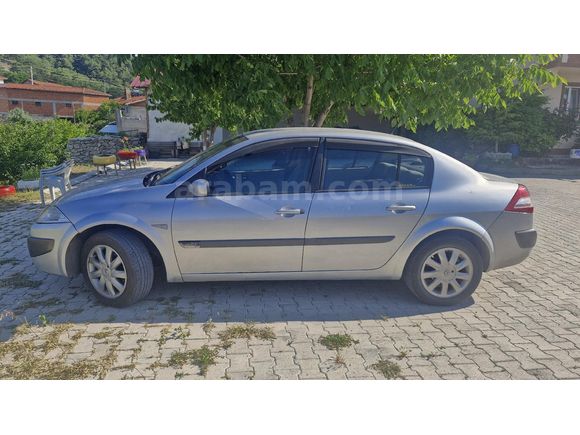 Sahibinden Renault Megane 1.5 dCi Expression 2006 Model  270.000 km Gri (Gümüş)