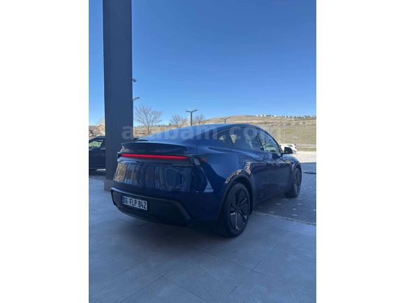 Sahibinden Tesla Model Y Standart (Juniper)  5 Bin km Sıfır Gibi 
