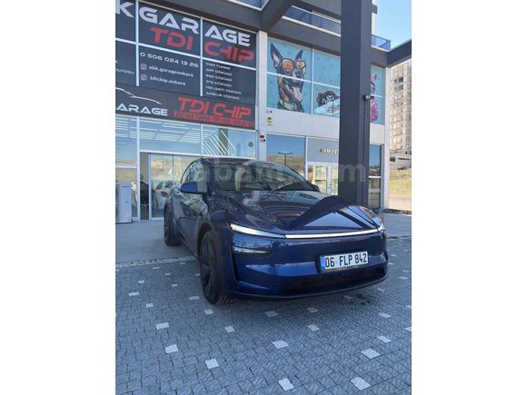 Sahibinden Tesla Model Y Standart (Juniper)  5 Bin km Sıfır Gibi 