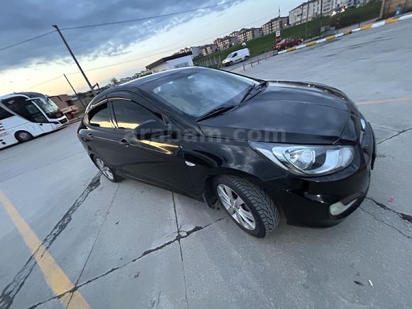 Sahibinden Hyundai Accent Blue 1.4 CVVT Mode Plus 2012 Model