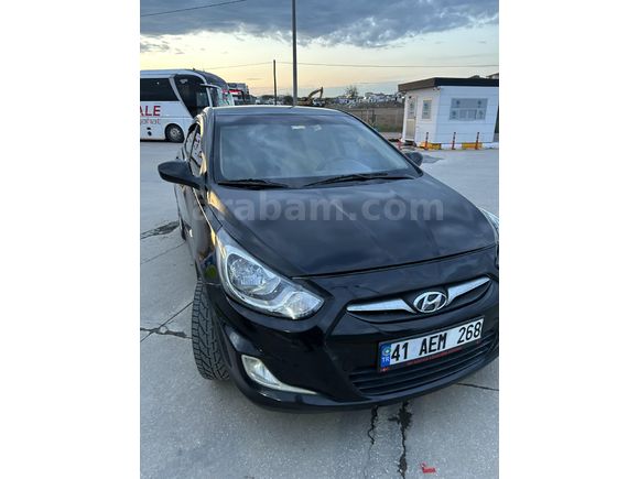 Sahibinden Hyundai Accent Blue 1.4 CVVT Mode Plus 2012 Model