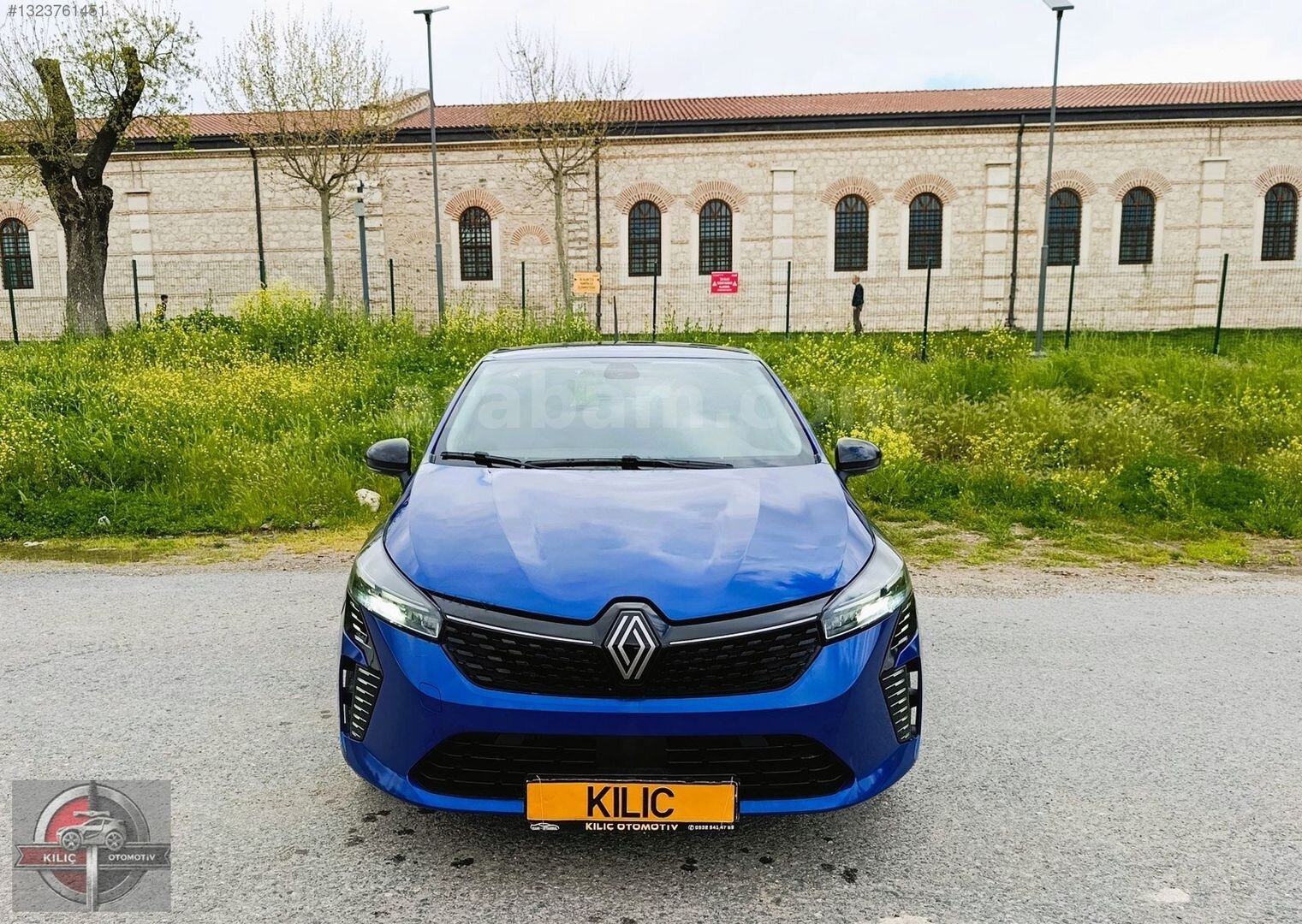 Galeriden Renault Clio 1.0 TCe Equilibre 2023 Model İstanbul 85.000 km Mavi 2