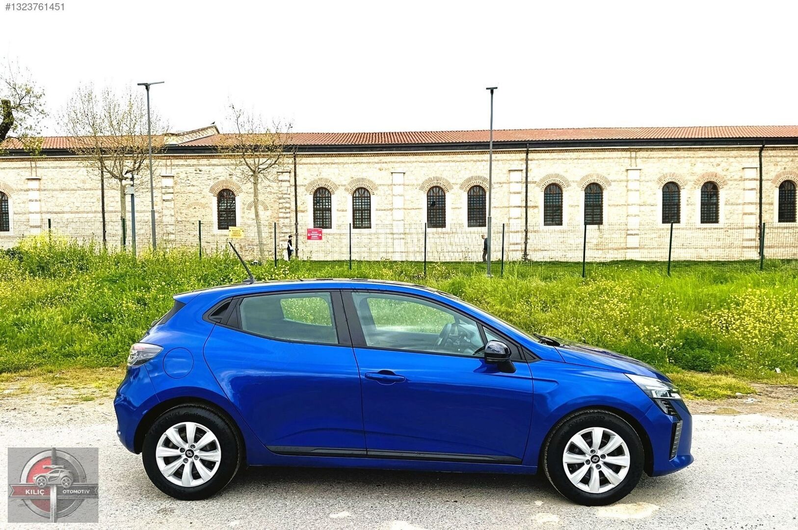 Galeriden Renault Clio 1.0 TCe Equilibre 2023 Model İstanbul 85.000 km Mavi 6