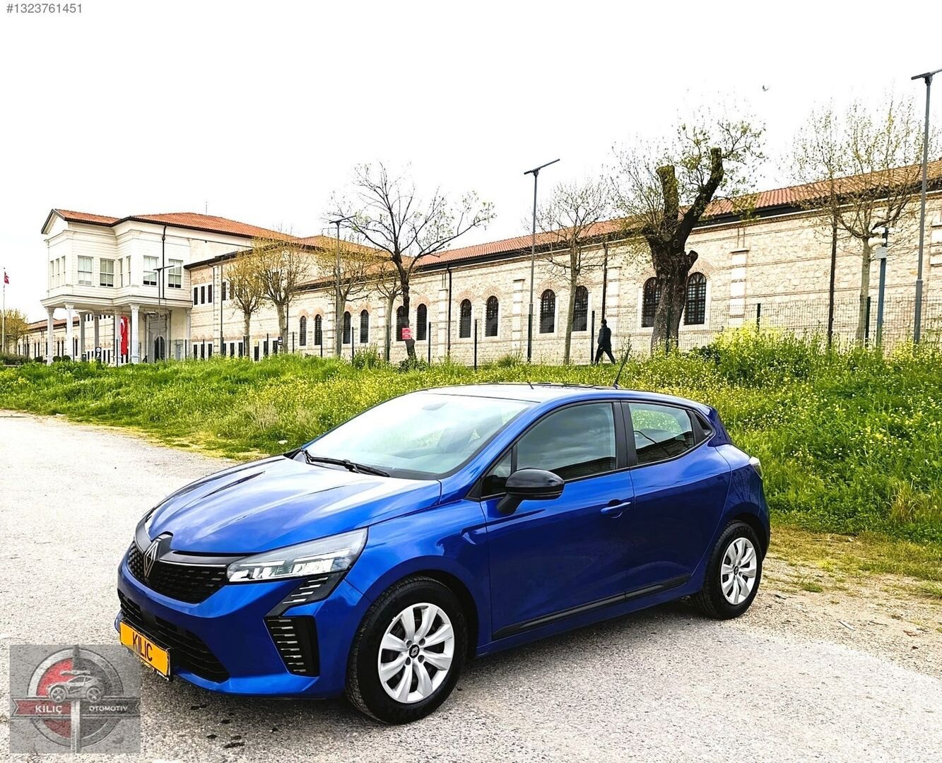 Galeriden Renault Clio 1.0 TCe Equilibre 2023 Model İstanbul 85.000 km Mavi 3