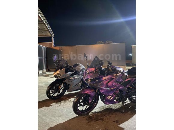Acil satılık Bajaj Pulsar 200 RS 