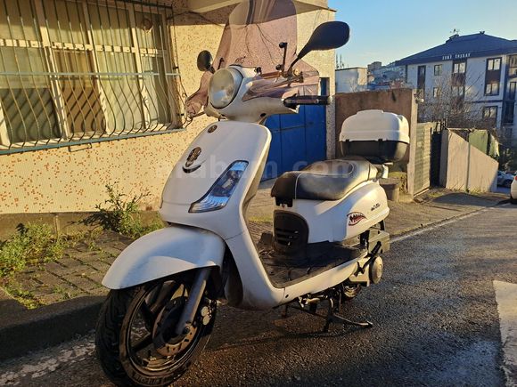 チビ　白2台 Sahibinden SYM Fiddle II 125 2013 Model İstanbul 49.000 km Beyaz
